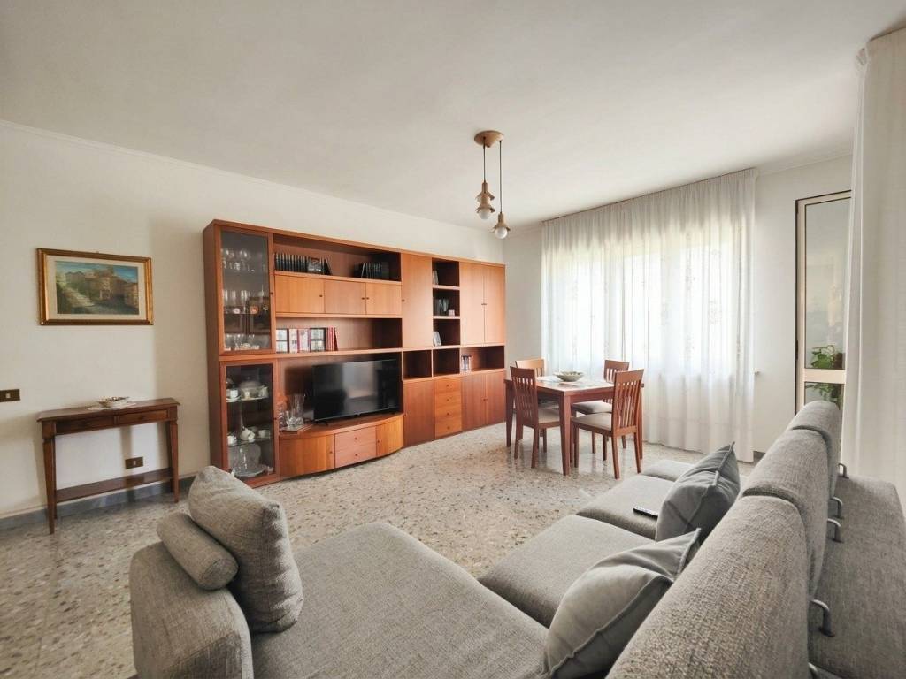 appartamento in vendita a Roma in zona Giuliano Dalmata