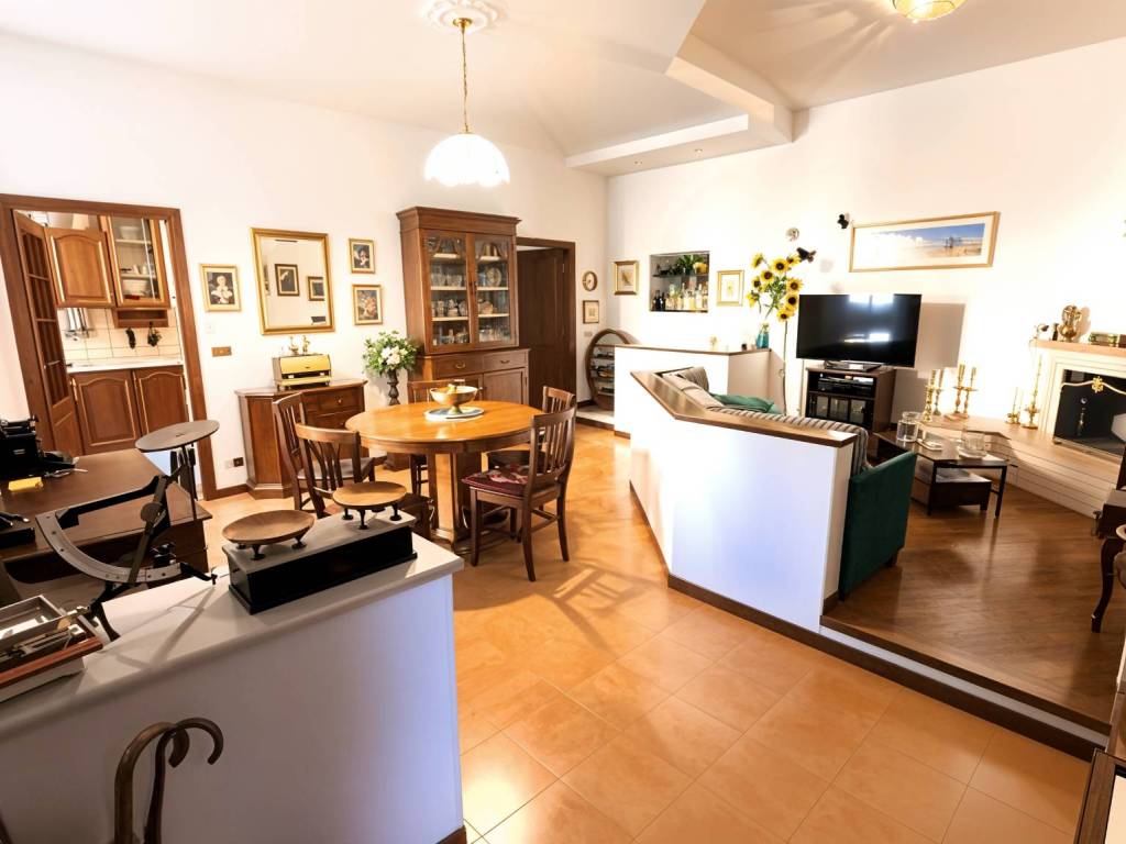 appartamento in vendita a Roma in zona Castro Pretorio