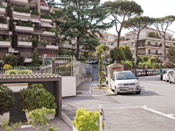 locale commerciale in vendita a Roma in zona Gianicolense