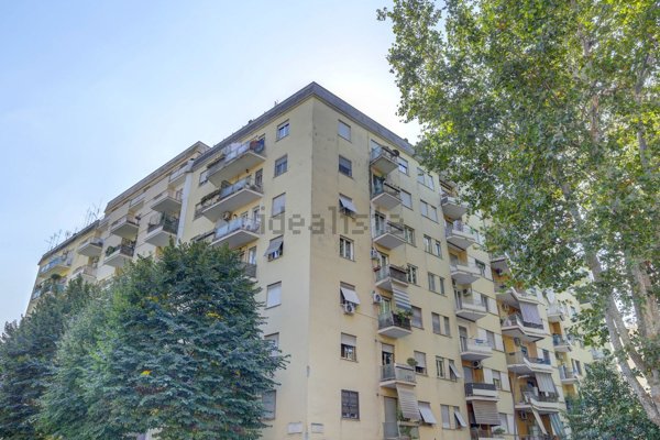 appartamento in vendita a Roma in zona Ostiense