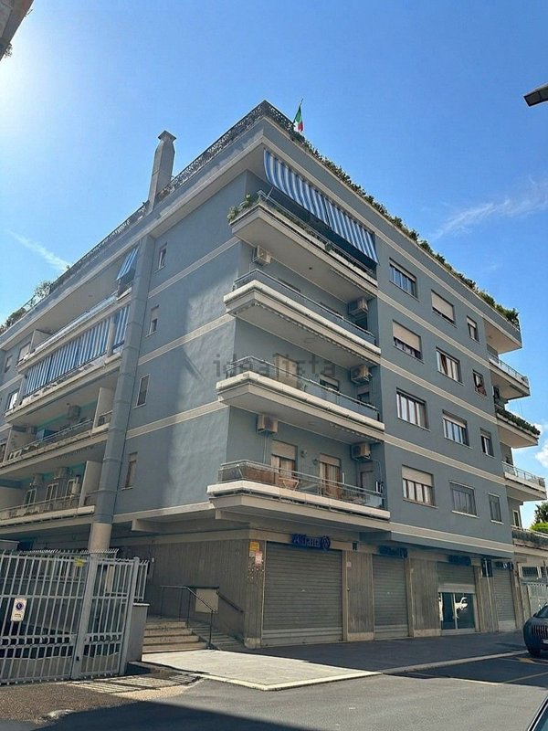appartamento in vendita a Roma in zona Ostia