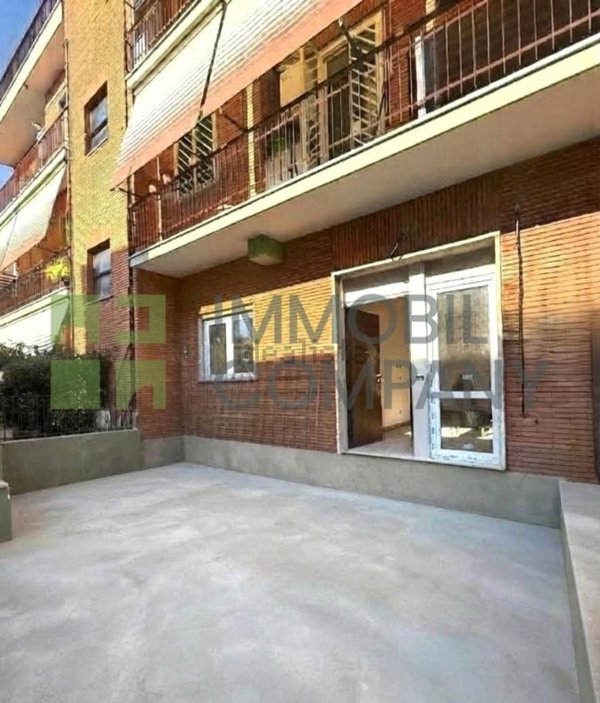 appartamento in vendita a Roma in zona Torre Angela
