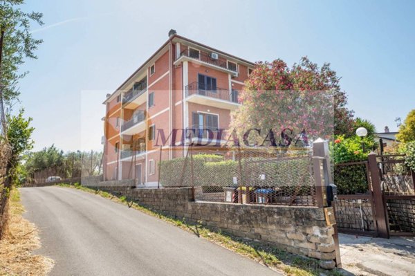 appartamento in vendita a Roma in zona Cesano