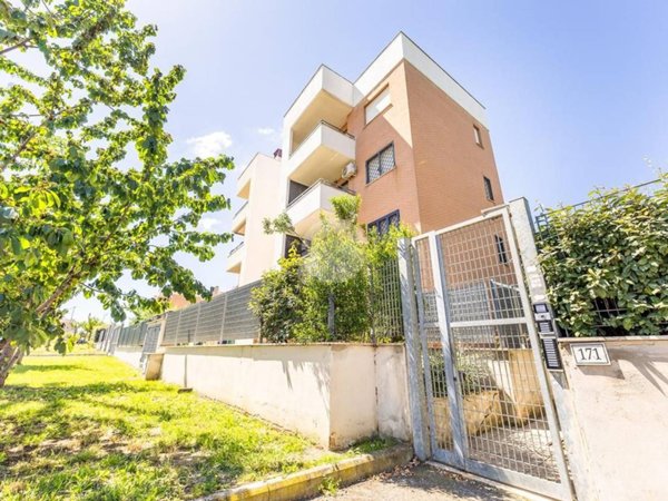 appartamento in vendita a Roma in zona Ponte di Nona