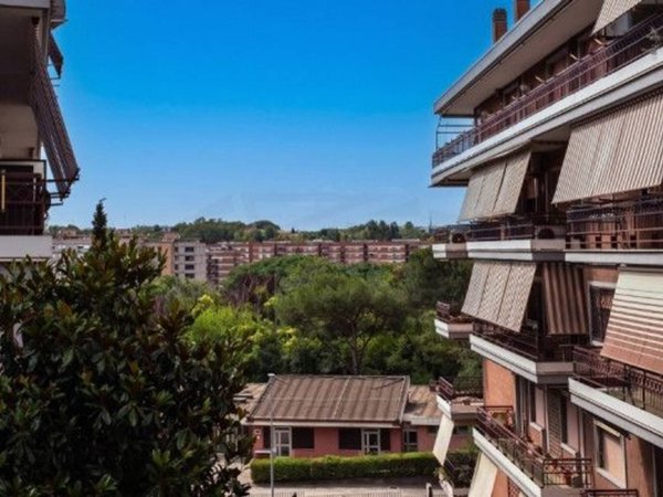 appartamento in vendita a Roma in zona Ardeatino