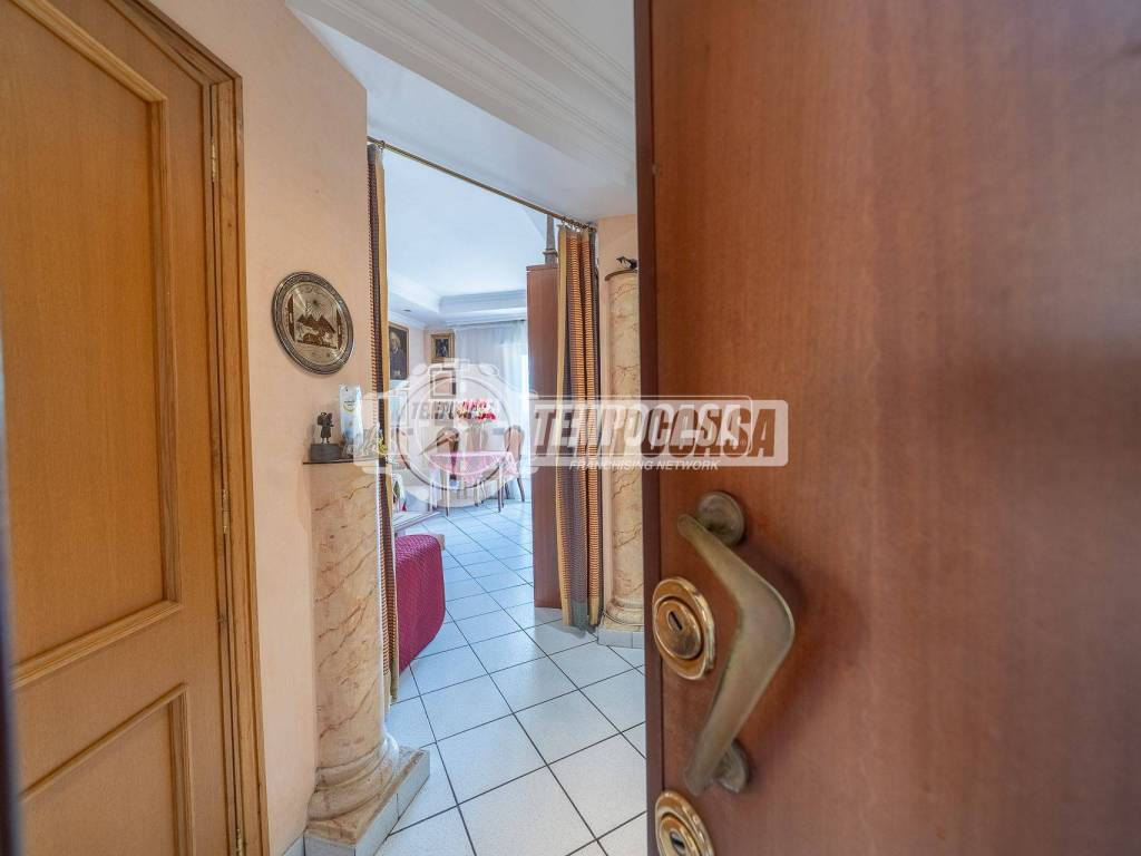 appartamento in vendita a Roma in zona Tuscolano