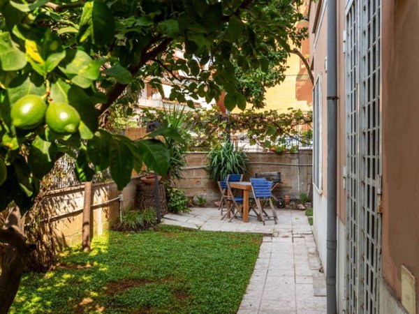 appartamento in vendita a Roma in zona Ostiense