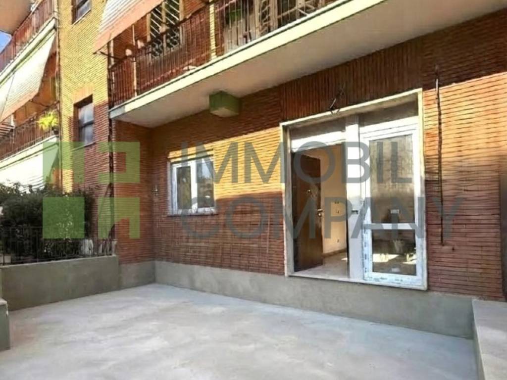 appartamento in vendita a Roma in zona Torre Angela