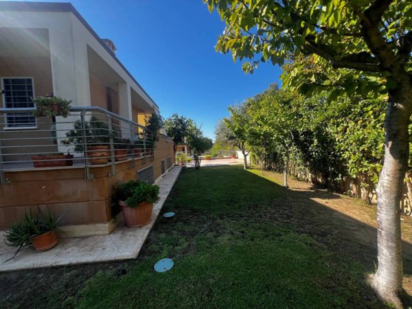 casa indipendente in vendita a Roma in zona Portuense