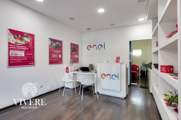 locale commerciale in vendita a Roma in zona Ponte Mammolo
