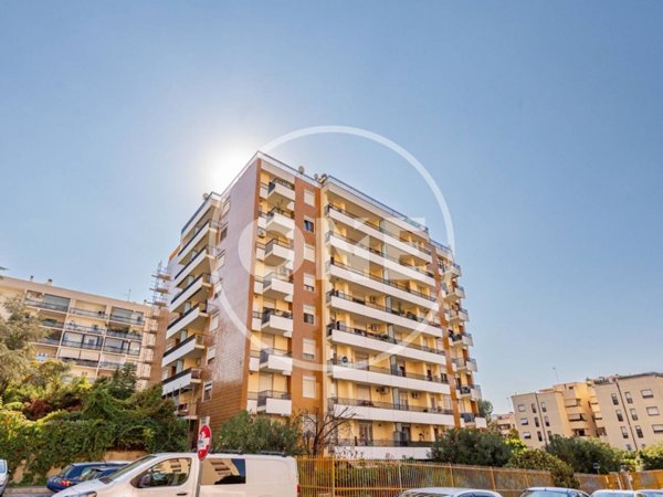 appartamento in vendita a Roma in zona EUR