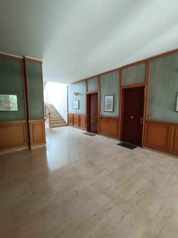 appartamento in vendita a Roma in zona Ardeatino