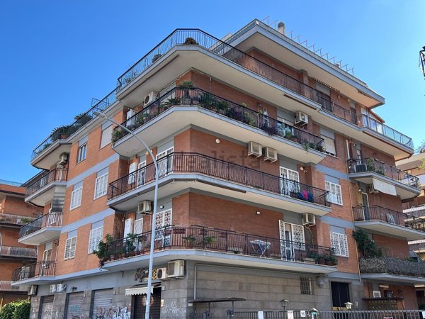 appartamento in vendita a Roma in zona Appio Claudio