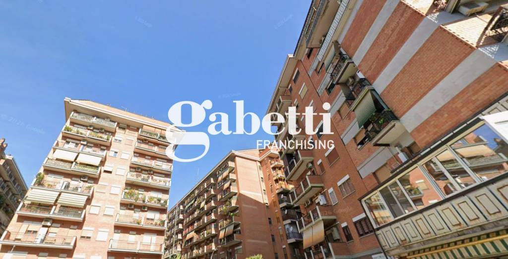 appartamento in vendita a Roma in zona Prenestino-Labicano