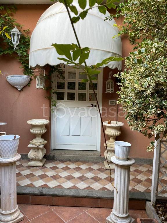 casa indipendente in vendita a Roma in zona Axa