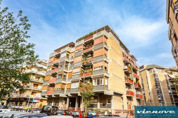 appartamento in vendita a Roma in zona Ostiense