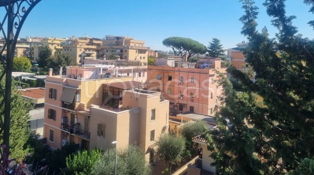 appartamento in vendita a Roma in zona Primavalle