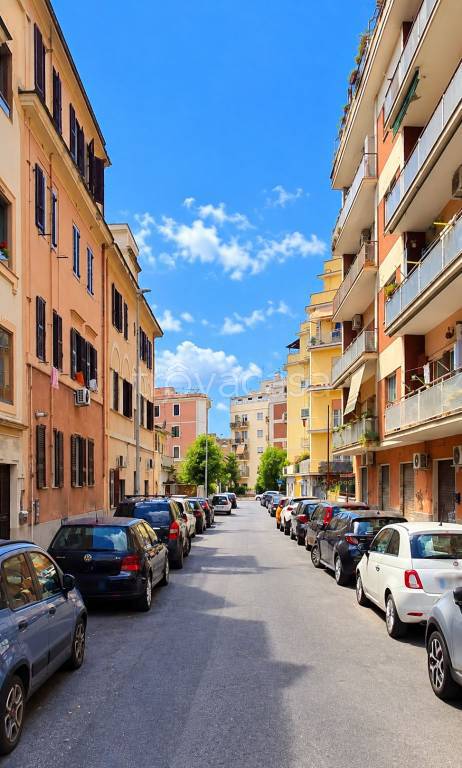 appartamento in vendita a Roma in zona Appio Claudio