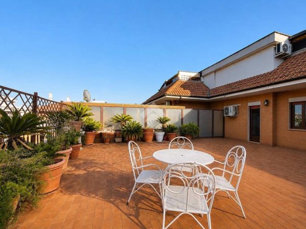 appartamento in vendita a Roma in zona Appio Claudio