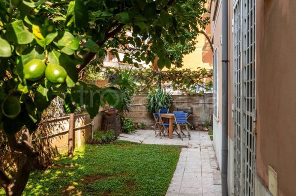 appartamento in vendita a Roma in zona Ostiense