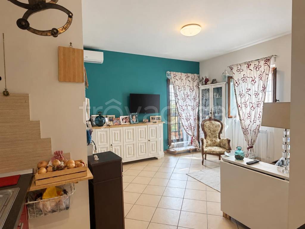 appartamento in vendita a Roma in zona Casal Morena