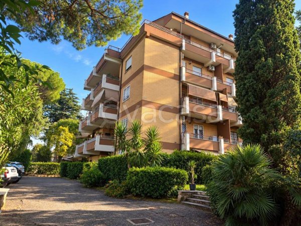 appartamento in vendita a Roma in zona Casal Morena