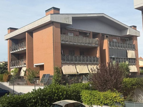 appartamento in vendita a Roma in zona Castelverde