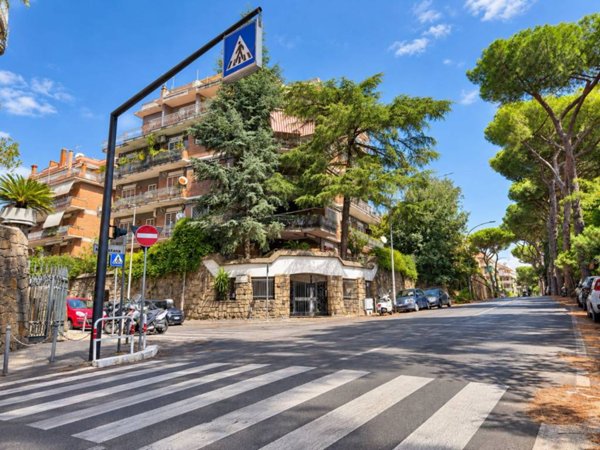 ufficio in vendita a Roma in zona Monte Sacro/Talenti