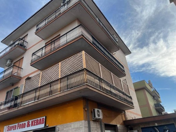 appartamento in vendita a Roma in zona Torre Angela