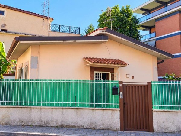 casa indipendente in vendita a Roma in zona Torrevecchia