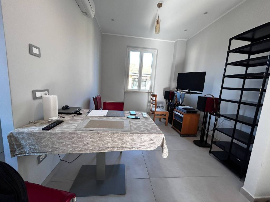 appartamento in vendita a Roma in zona Appio Claudio