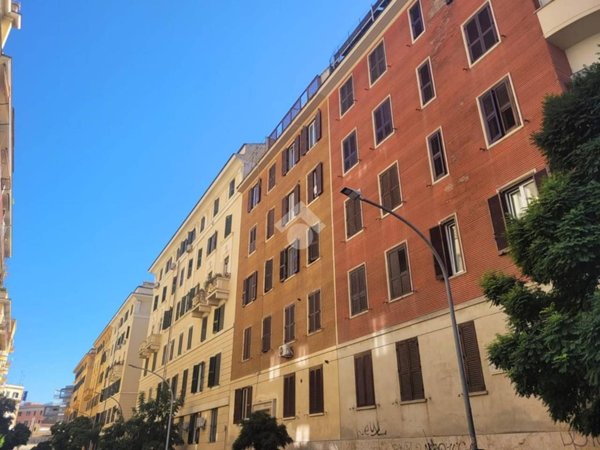 appartamento in vendita a Roma in zona Appio Latino