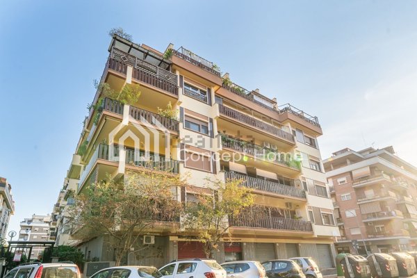 appartamento in vendita a Roma in zona Ostia