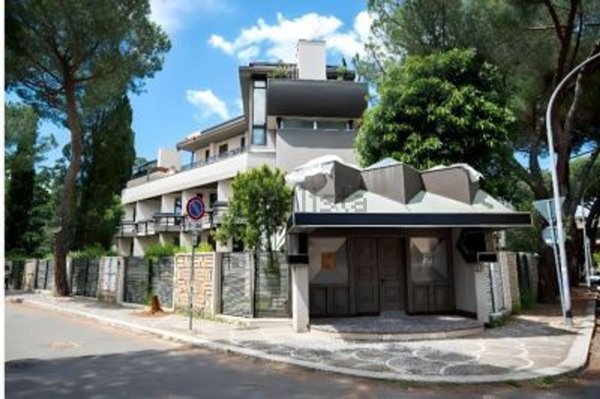appartamento in vendita a Roma in zona Mostacciano