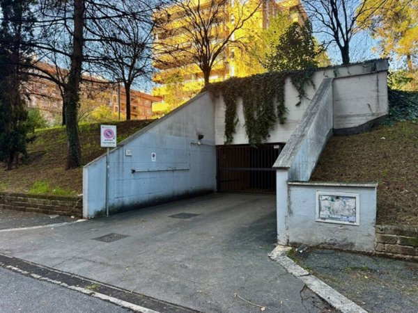box auto in vendita a Roma in zona Ponte Mammolo