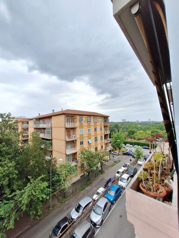 appartamento in vendita a Roma in zona Ostiense