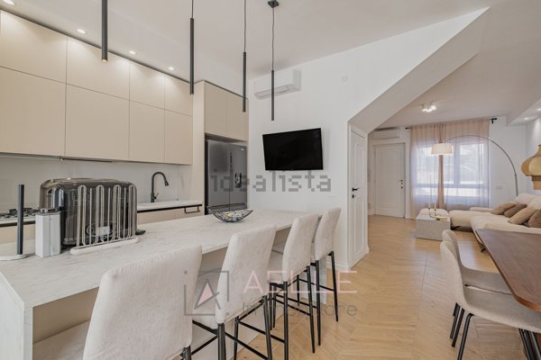 casa indipendente in vendita a Roma in zona Casal Palocco
