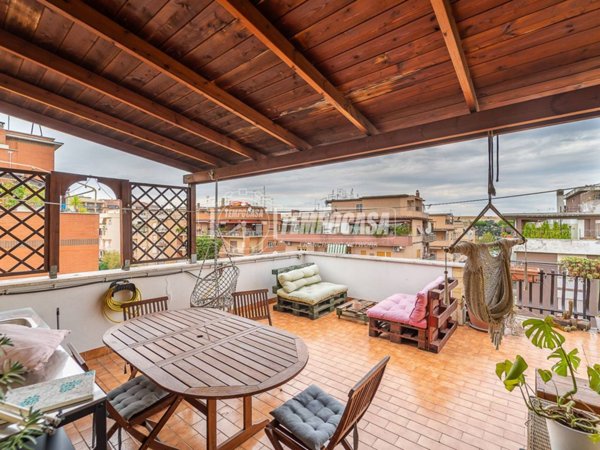 appartamento in vendita a Roma in zona Appio Claudio