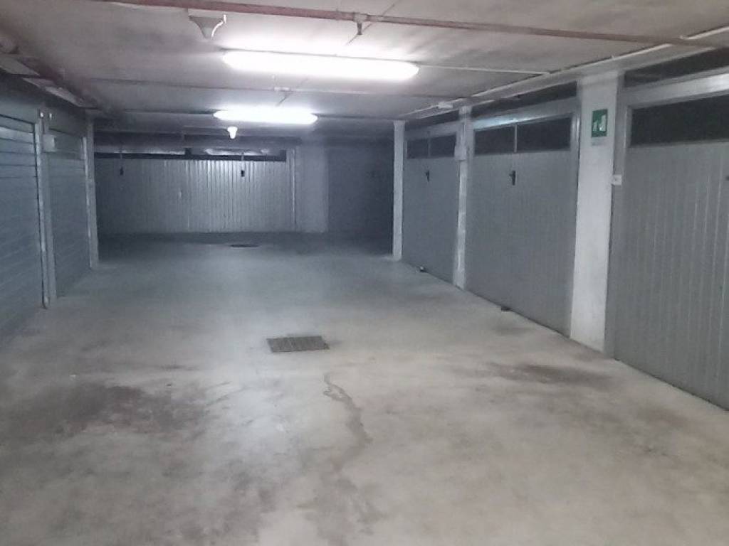 box auto in vendita a Roma in zona Prenestino-Centocelle