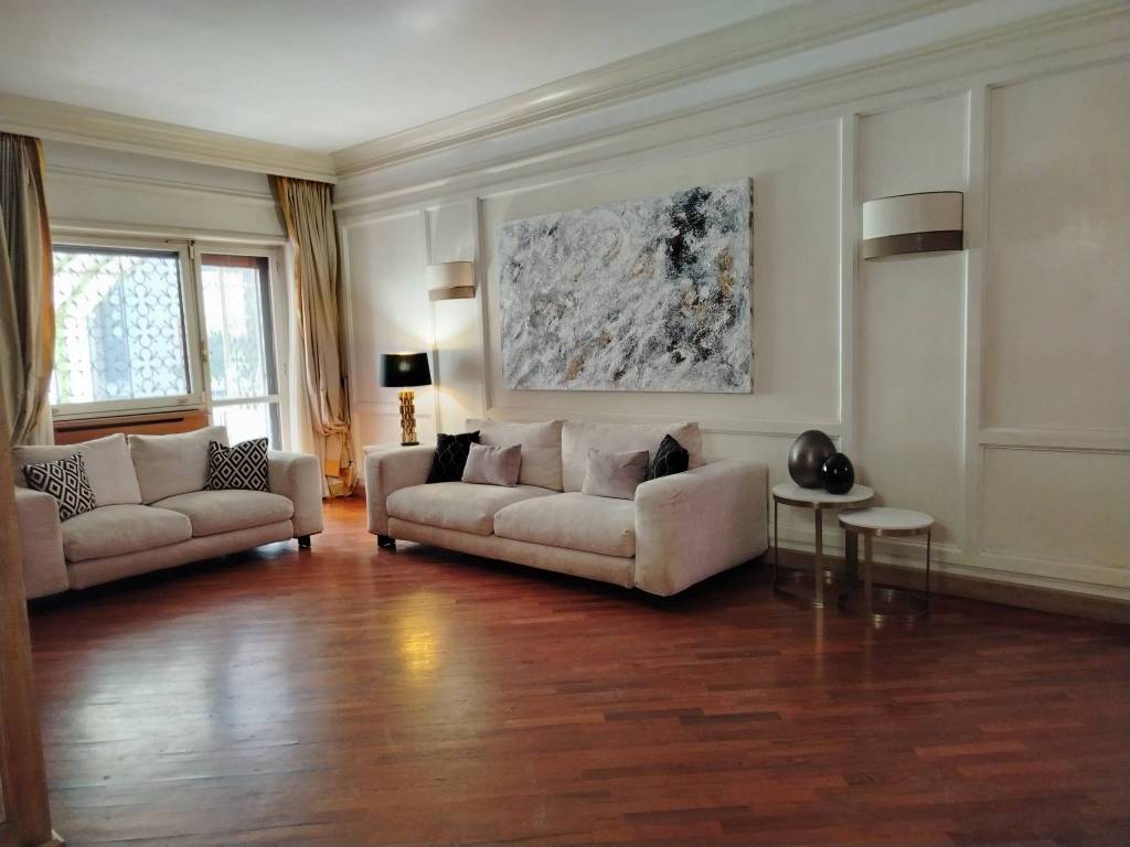 appartamento in vendita a Roma in zona Ardeatino