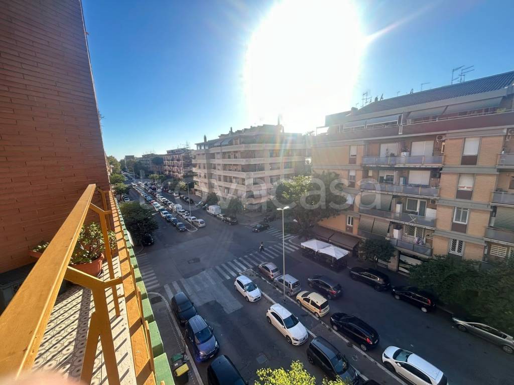 appartamento in vendita a Roma in zona Ostia