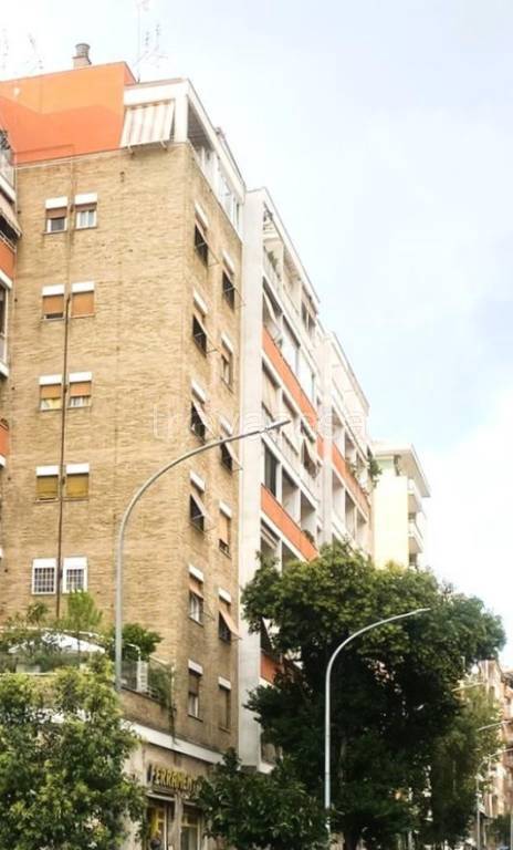 appartamento in vendita a Roma in zona Ostiense