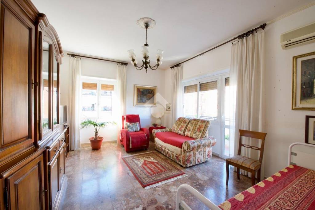 appartamento in vendita a Roma in zona Ostia