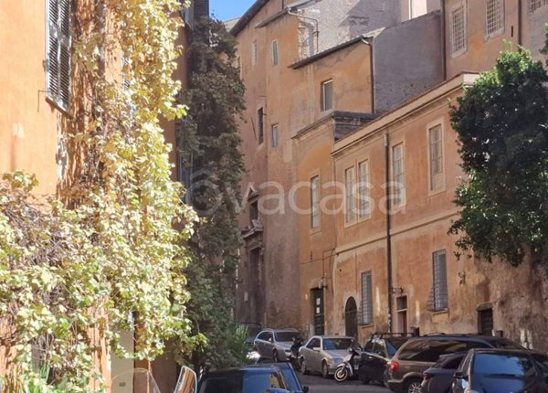 appartamento in vendita a Roma in zona Rione Monti/Campitelli