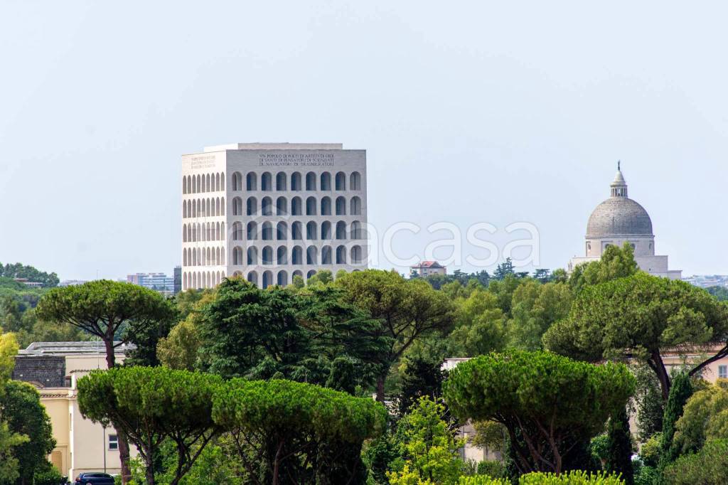 appartamento in vendita a Roma in zona EUR