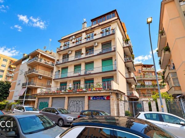 appartamento in vendita a Roma in zona Tuscolano