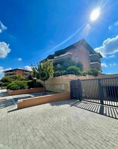 appartamento in vendita a Roma in zona La Pisana