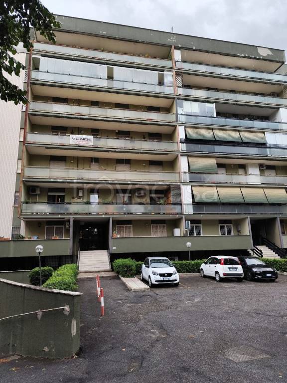 appartamento in vendita a Roma in zona Torrino