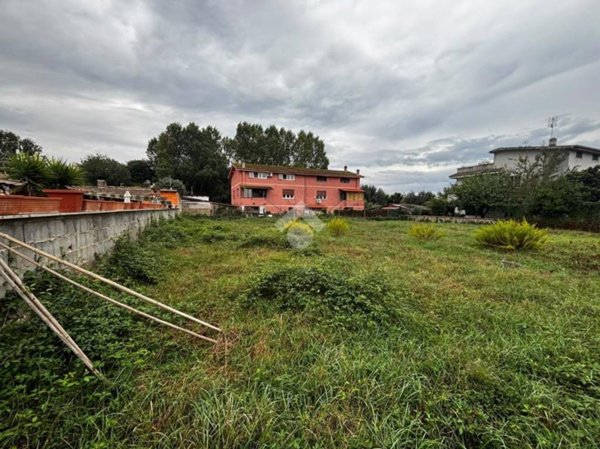 terreno in vendita a Roma in zona Infernetto