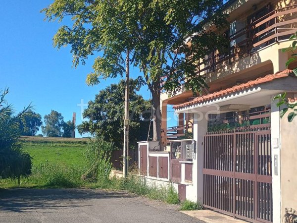 appartamento in vendita a Roma in zona Tor Bella Monaca